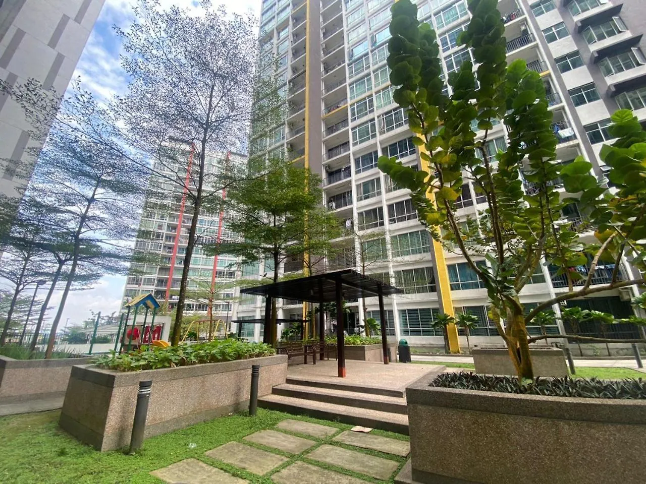 Apartment Vesta Homes, Greenfield Regency , Paradigm Mall, Sutera Mall, Poolview Condo Johor Bahru